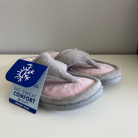 Dearfoams Memory Foam Pink Slippers - Picture 3 of 8